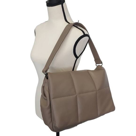Sandra Roberts Square Quilted Faux Vegan Taupe Leather Shoulder Clutch Bag Purse - Picture 1 of 12